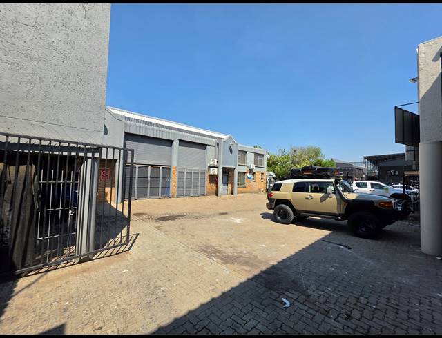 151M² MINI FACTORY FOR SALE IN KYA SANDS